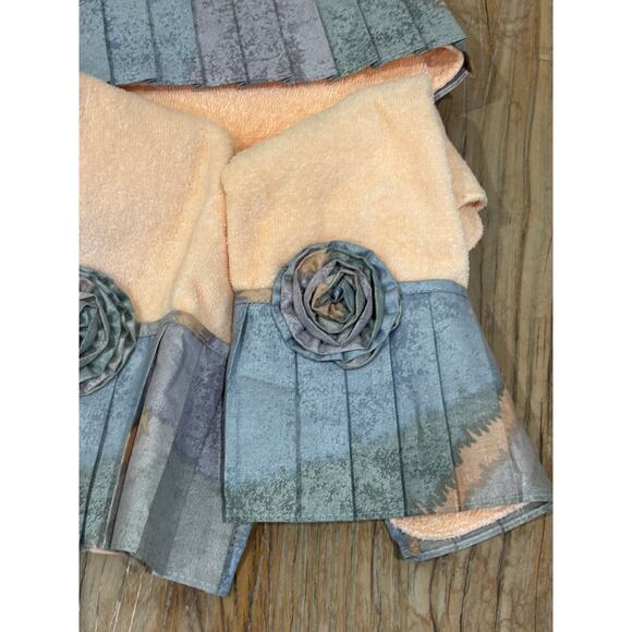 The Avanti 3 Piece Towel Set Vintage - Picture 4 of 5